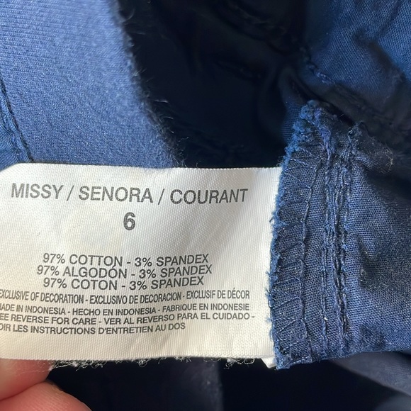 Women’s size 6 navy blue Gloria Vanderbilt Chino shorts - Picture 5 of 9